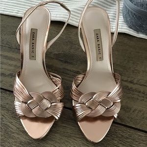 Ladies size 8 gently used rose gold heels